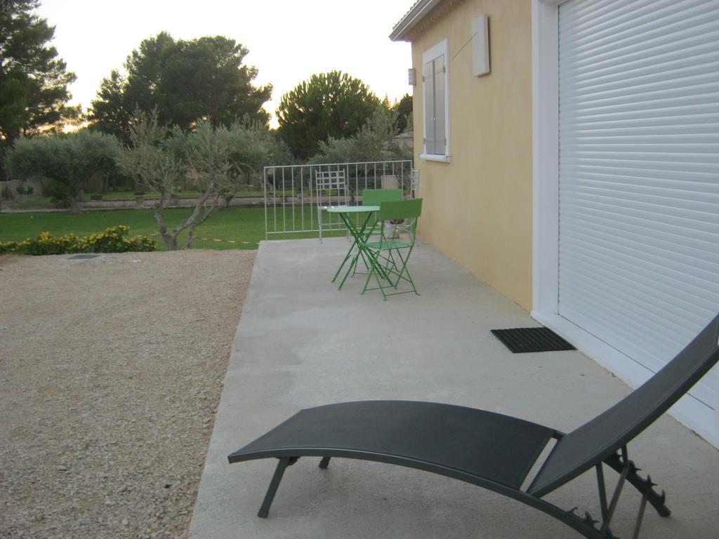 Le Jardin Des Tourterelles Villa Robion en Luberon Luaran gambar